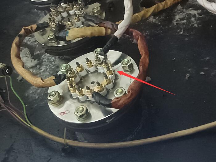 1658538273490813.jpg 封口膠融化